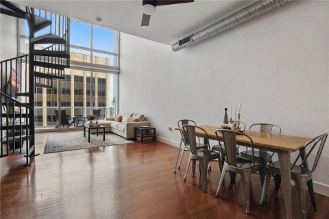 Condo in Orlando, Florida, 1 bedroom  № 1651638 - photo 16