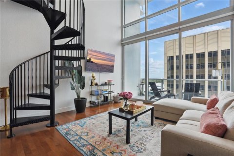 Condo in Orlando, Florida, 1 bedroom  № 1651638 - photo 2