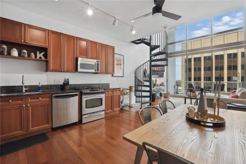 Condo in Orlando, Florida, 1 bedroom  № 1651638 - photo 13
