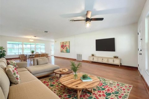 House in Oviedo, Florida 3 bedrooms, 194.35 sq.m. № 1511386 - photo 4