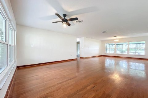 House in Oviedo, Florida 3 bedrooms, 194.35 sq.m. № 1511386 - photo 18
