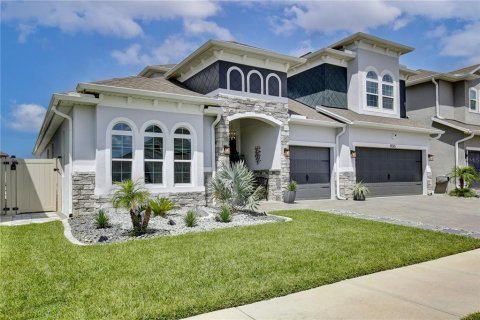 House in Clermont, Florida 6 bedrooms, 384.8 sq.m. № 2341686 - photo 3