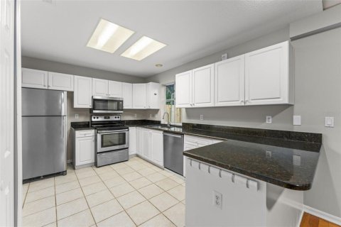 House in Orlando, Florida 3 bedrooms, 129.69 sq.m. № 2151994 - photo 13