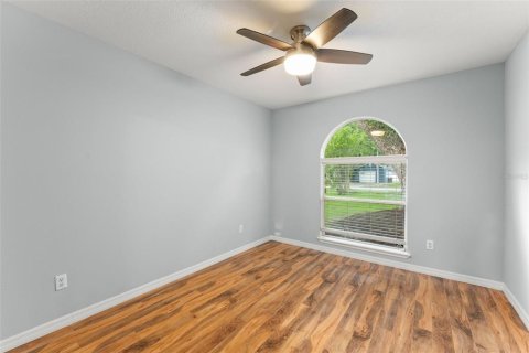 House in Orlando, Florida 3 bedrooms, 129.69 sq.m. № 2151994 - photo 21