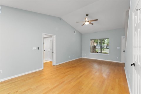 House in Orlando, Florida 3 bedrooms, 129.69 sq.m. № 2151994 - photo 7