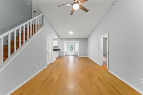 House in Orlando, Florida 3 bedrooms, 129.69 sq.m. № 2151994 - photo 4