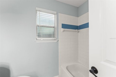 House in Orlando, Florida 3 bedrooms, 129.69 sq.m. № 2151994 - photo 20