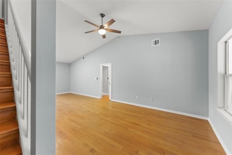 House in Orlando, Florida 3 bedrooms, 129.69 sq.m. № 2151994 - photo 3