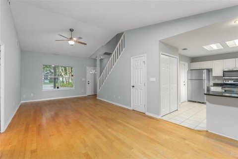 House in Orlando, Florida 3 bedrooms, 129.69 sq.m. № 2151994 - photo 8