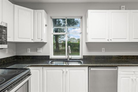 House in Orlando, Florida 3 bedrooms, 129.69 sq.m. № 2151994 - photo 14