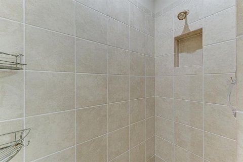 Купить кондоминиум в Сарасота, Флорида 6 комнат, 141.77м2, № 1919581 - фото 19