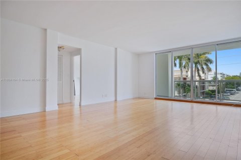 Copropriété à louer à Bay Harbor Islands, Floride: 1 chambre, 96.62 m2 № 1957999 - photo 16