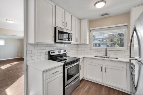 House in Jacksonville, Florida 3 bedrooms, 96.62 sq.m. № 1681562 - photo 6