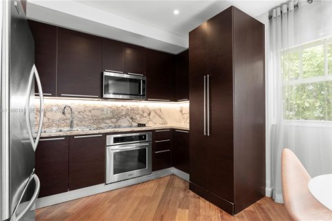 Снять в аренду кондоминиум в Майами-Бич, Флорида 2 спальни, 115.66м2, № 2057947 - фото 5