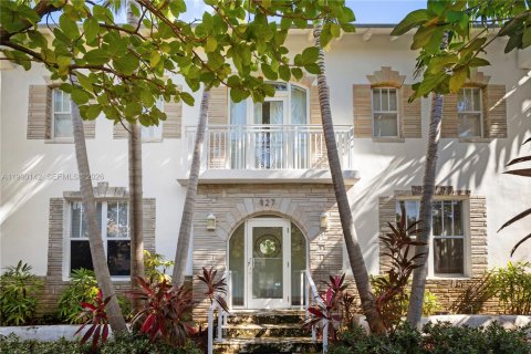 Кондоминиум с 2 спальнями в Майами-Бич, Флорида № 2057947