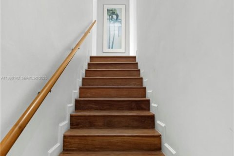 Снять в аренду кондоминиум в Майами-Бич, Флорида 2 спальни, 115.66м2, № 2057947 - фото 16