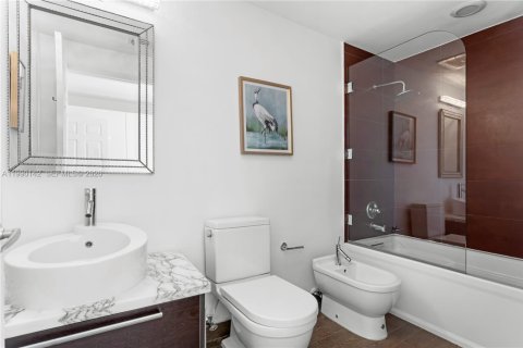 Снять в аренду кондоминиум в Майами-Бич, Флорида 2 спальни, 115.66м2, № 2057947 - фото 9