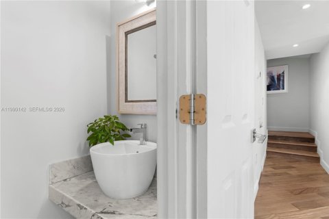 Снять в аренду кондоминиум в Майами-Бич, Флорида 2 спальни, 115.66м2, № 2057947 - фото 15