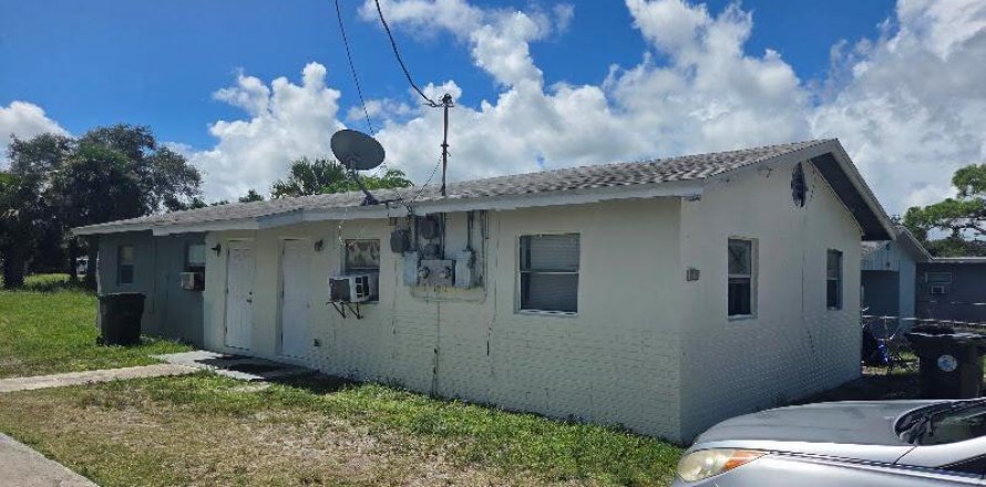 Immobilier commercial à St. Lucie, Floride 115.94 m2 № 2374866