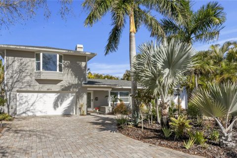 Villa ou maison à vendre à Saint Petersburg, Floride: 4 chambres, 228.73 m2 № 2142284 - photo 2