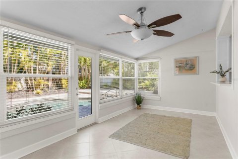 Villa ou maison à vendre à Saint Petersburg, Floride: 4 chambres, 228.73 m2 № 2142284 - photo 16