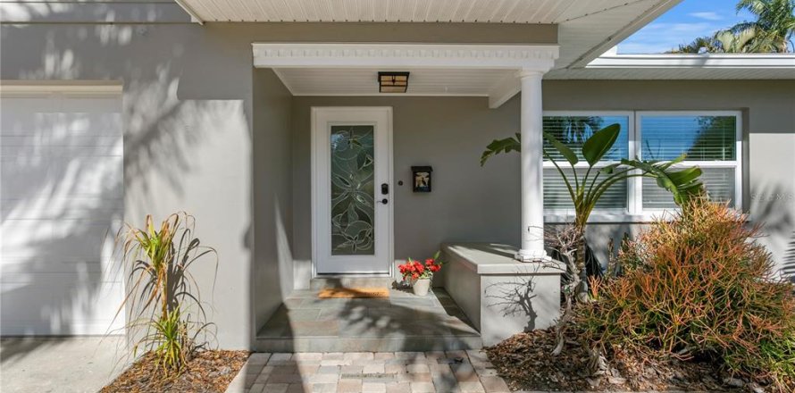 Villa ou maison à Saint Petersburg, Floride 4 chambres, 228.73 m2 № 2142284