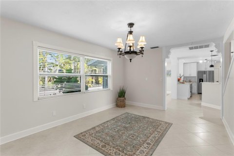 Villa ou maison à vendre à Saint Petersburg, Floride: 4 chambres, 228.73 m2 № 2142284 - photo 21