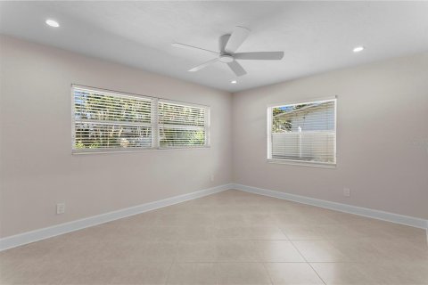 Villa ou maison à vendre à Saint Petersburg, Floride: 4 chambres, 228.73 m2 № 2142284 - photo 25