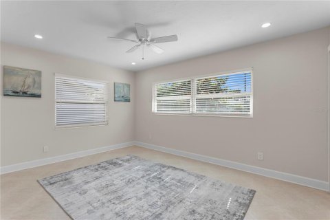 Villa ou maison à vendre à Saint Petersburg, Floride: 4 chambres, 228.73 m2 № 2142284 - photo 23