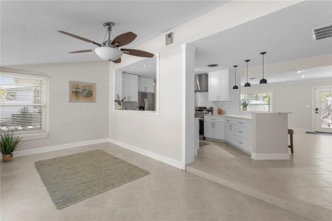 Villa ou maison à vendre à Saint Petersburg, Floride: 4 chambres, 228.73 m2 № 2142284 - photo 17
