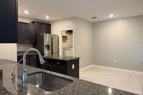Villa ou maison à vendre à Kissimmee, Floride: 4 chambres, 200.39 m2 № 2400363 - photo 11