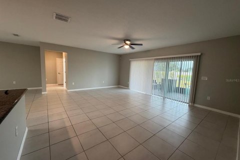 Villa ou maison à vendre à Kissimmee, Floride: 4 chambres, 200.39 m2 № 2400363 - photo 10