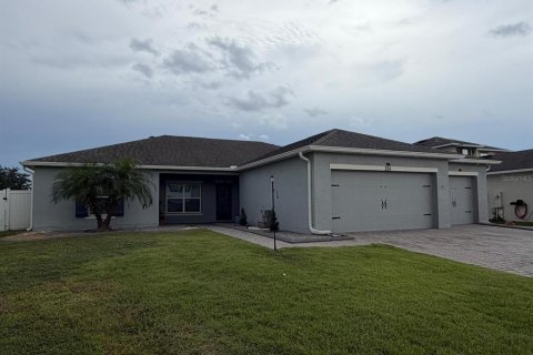 Villa ou maison à vendre à Kissimmee, Floride: 4 chambres, 200.39 m2 № 2400363 - photo 4
