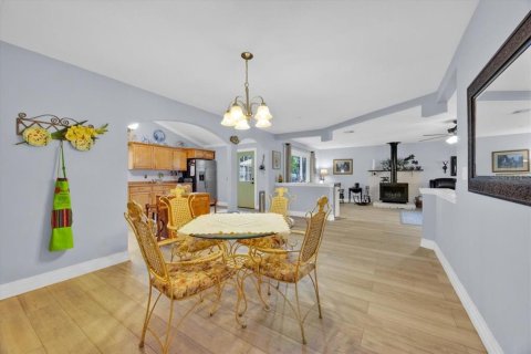 Casa en venta en Dade City, Florida, 4 dormitorios, 172.33 m2 № 1911511 - foto 5
