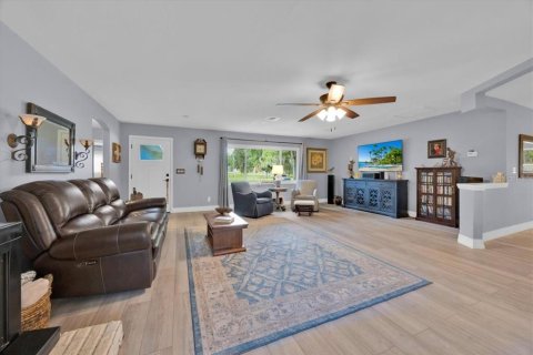 Casa en venta en Dade City, Florida, 4 dormitorios, 172.33 m2 № 1911511 - foto 2