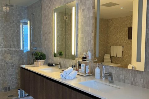 Condominio en venta en Miami, Florida, 1 dormitorio, 92.34 m2 № 1920422 - foto 19