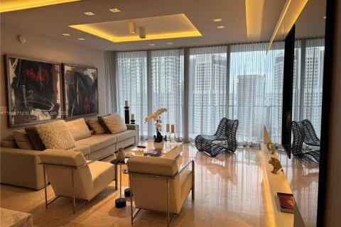 Condominio en venta en Miami, Florida, 1 dormitorio, 92.34 m2 № 1920422 - foto 13