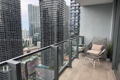 Condominio en venta en Miami, Florida, 1 dormitorio, 92.34 m2 № 1920422 - foto 3