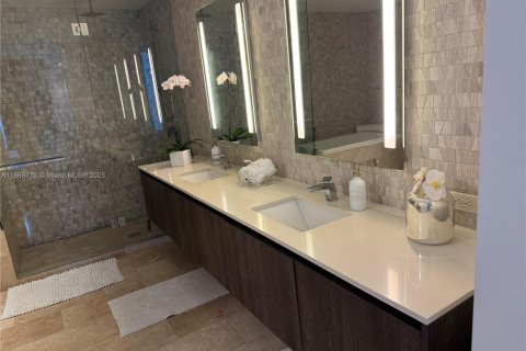 Condominio en venta en Miami, Florida, 1 dormitorio, 92.34 m2 № 1920422 - foto 18