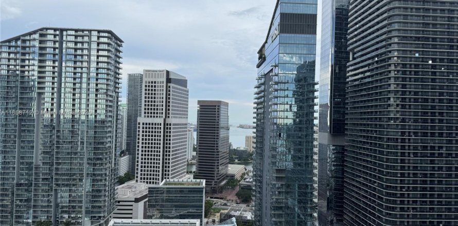 Condominio en Miami, Florida, 1 dormitorio  № 1920422