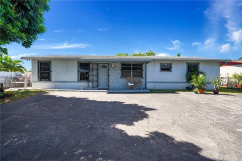 House in Homestead, Florida 4 bedrooms, 125.42 sq.m. № 1956755 - photo 26