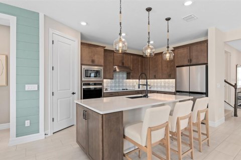 House in Orlando, Florida 4 bedrooms, 273.69 sq.m. № 1848147 - photo 7