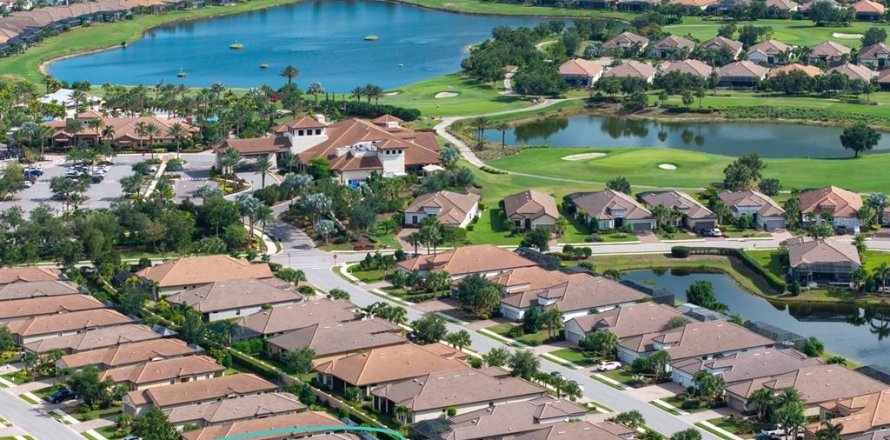 House in Bradenton, Florida 2 bedrooms, 156.45 sq.m. № 1785548