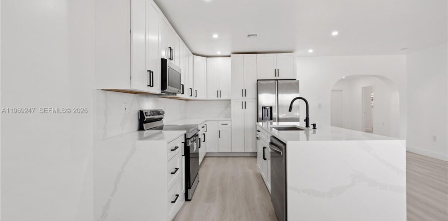 Villa ou maison à Lauderhill, Floride 5 chambres № 2030291