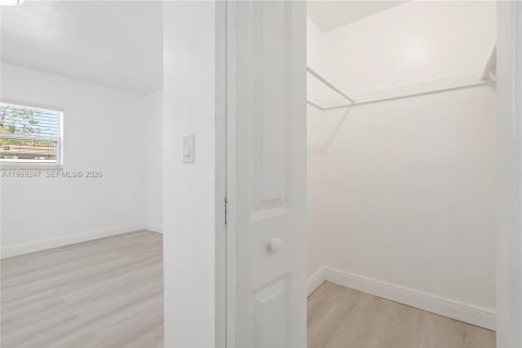 Villa ou maison à vendre à Lauderhill, Floride: 5 chambres № 2030291 - photo 14