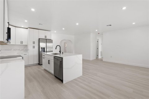 Villa ou maison à vendre à Lauderhill, Floride: 5 chambres № 2030291 - photo 3