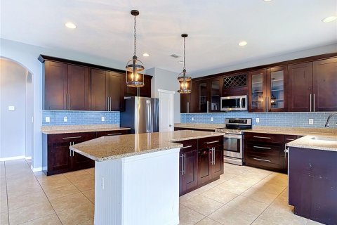 House in Wesley Chapel, Florida 4 bedrooms, 316.89 sq.m. № 2267006 - photo 28