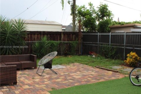 Casa en alquiler en Hollywood, Florida, 4 dormitorios, 169.73 m2 № 1991885 - foto 21