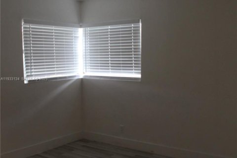 Casa en alquiler en Hollywood, Florida, 4 dormitorios, 169.73 m2 № 1991885 - foto 12