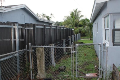 Casa en alquiler en Hollywood, Florida, 4 dormitorios, 169.73 m2 № 1991885 - foto 25